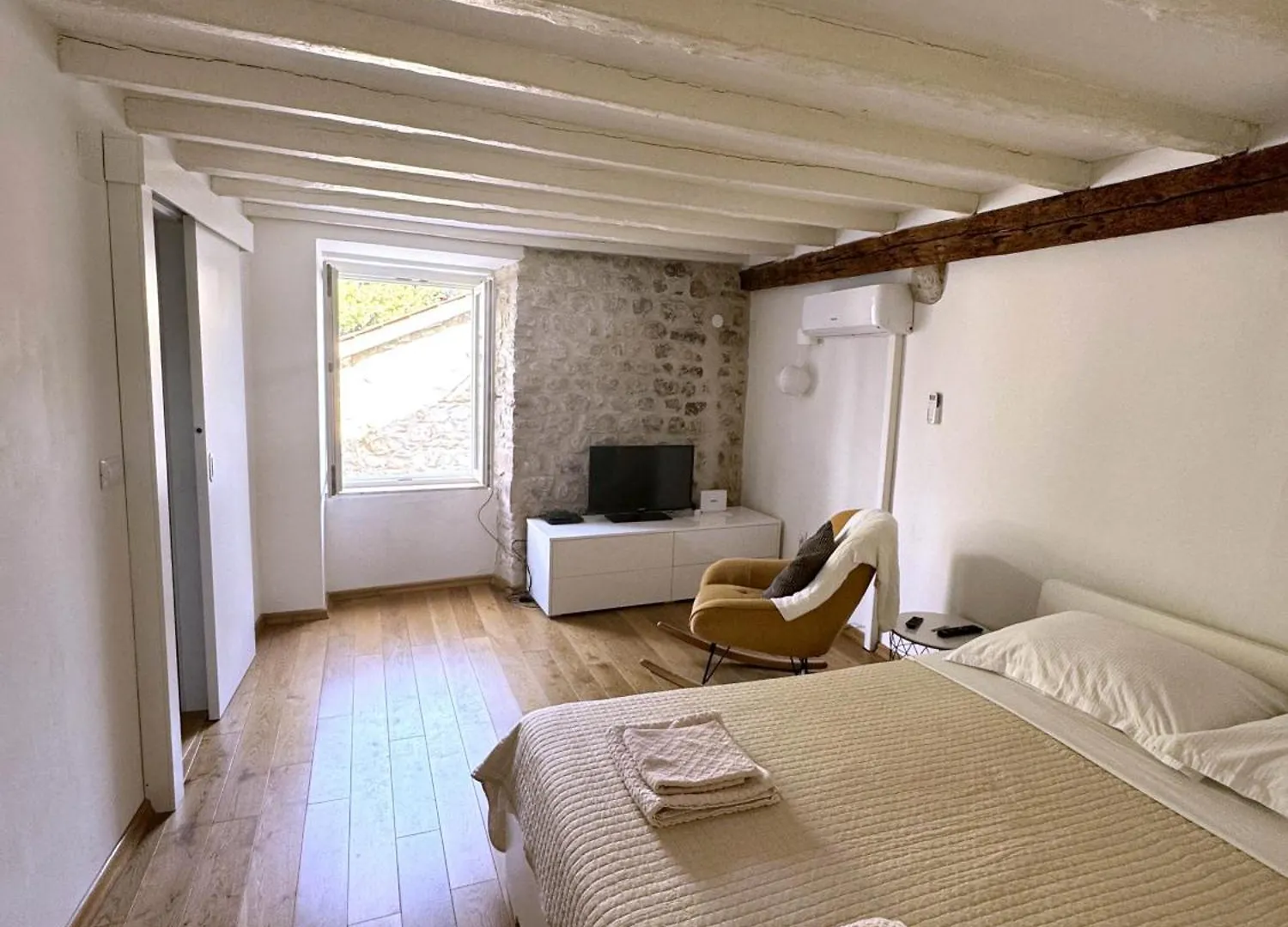 게스트하우스 Studio Appartment & Rooms Old Town 라브
