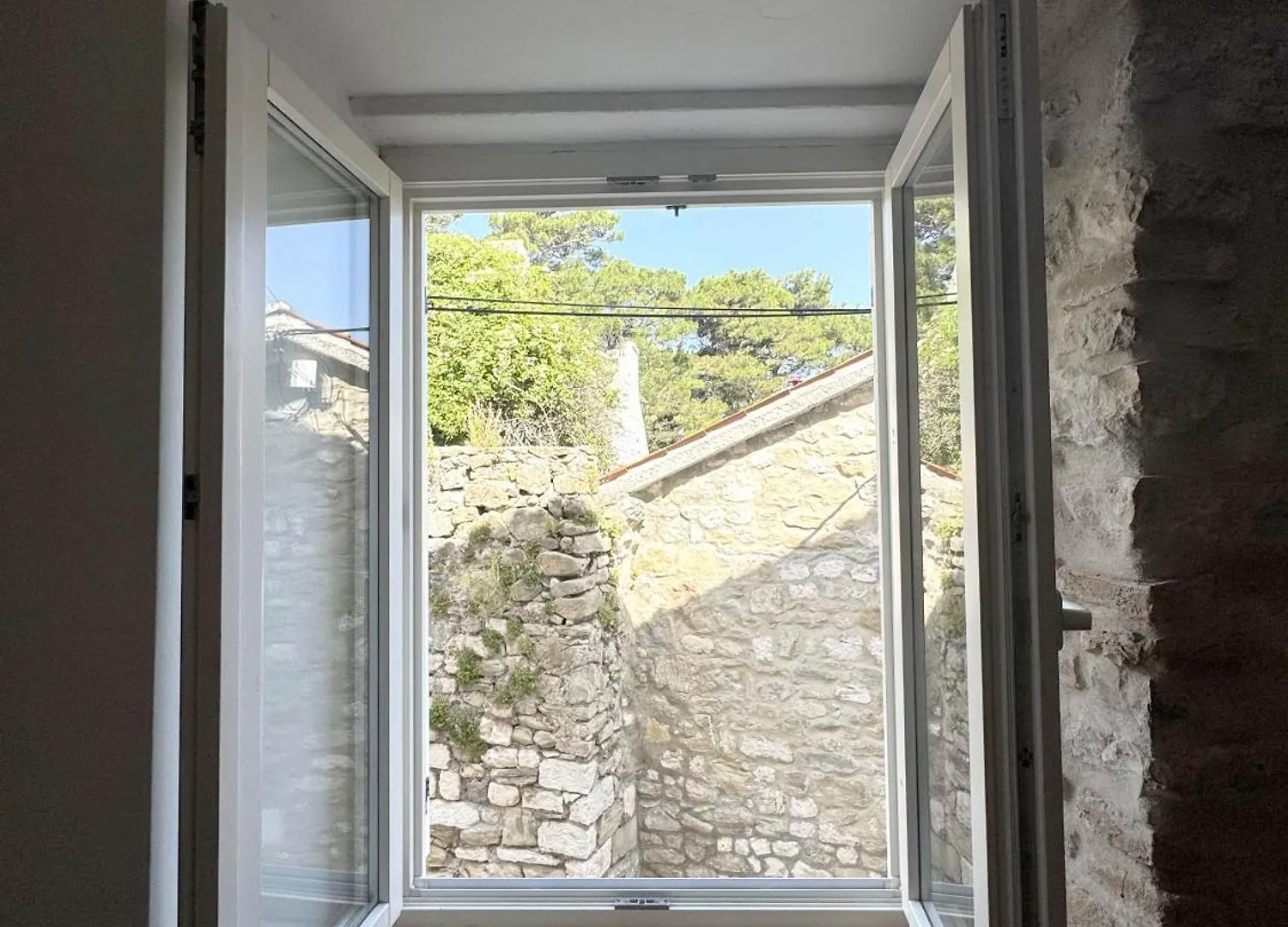 Studio Appartment & Rooms Old Town 라브 게스트하우스